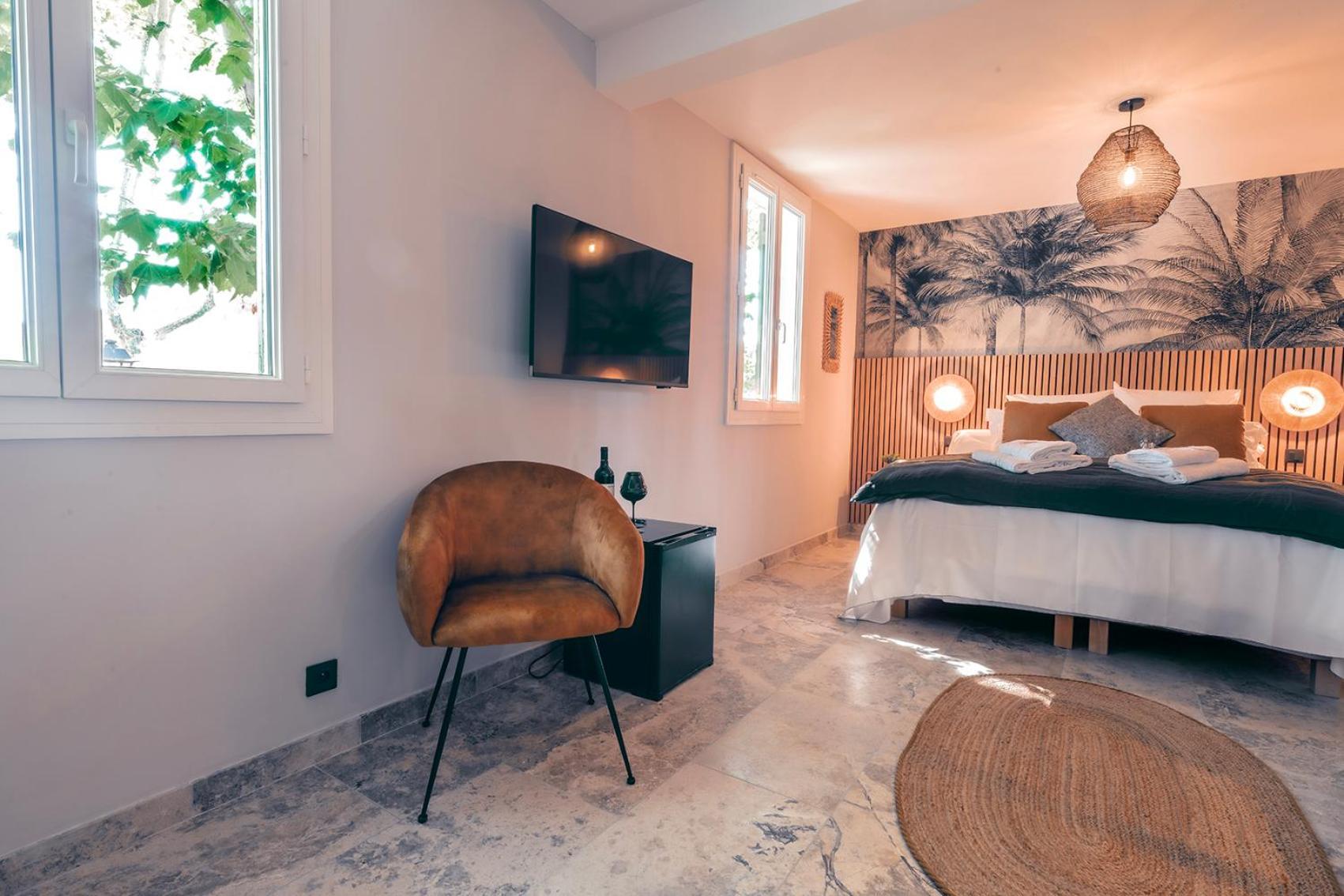 Les Suites De L'Etang Cucuron Esterno foto
