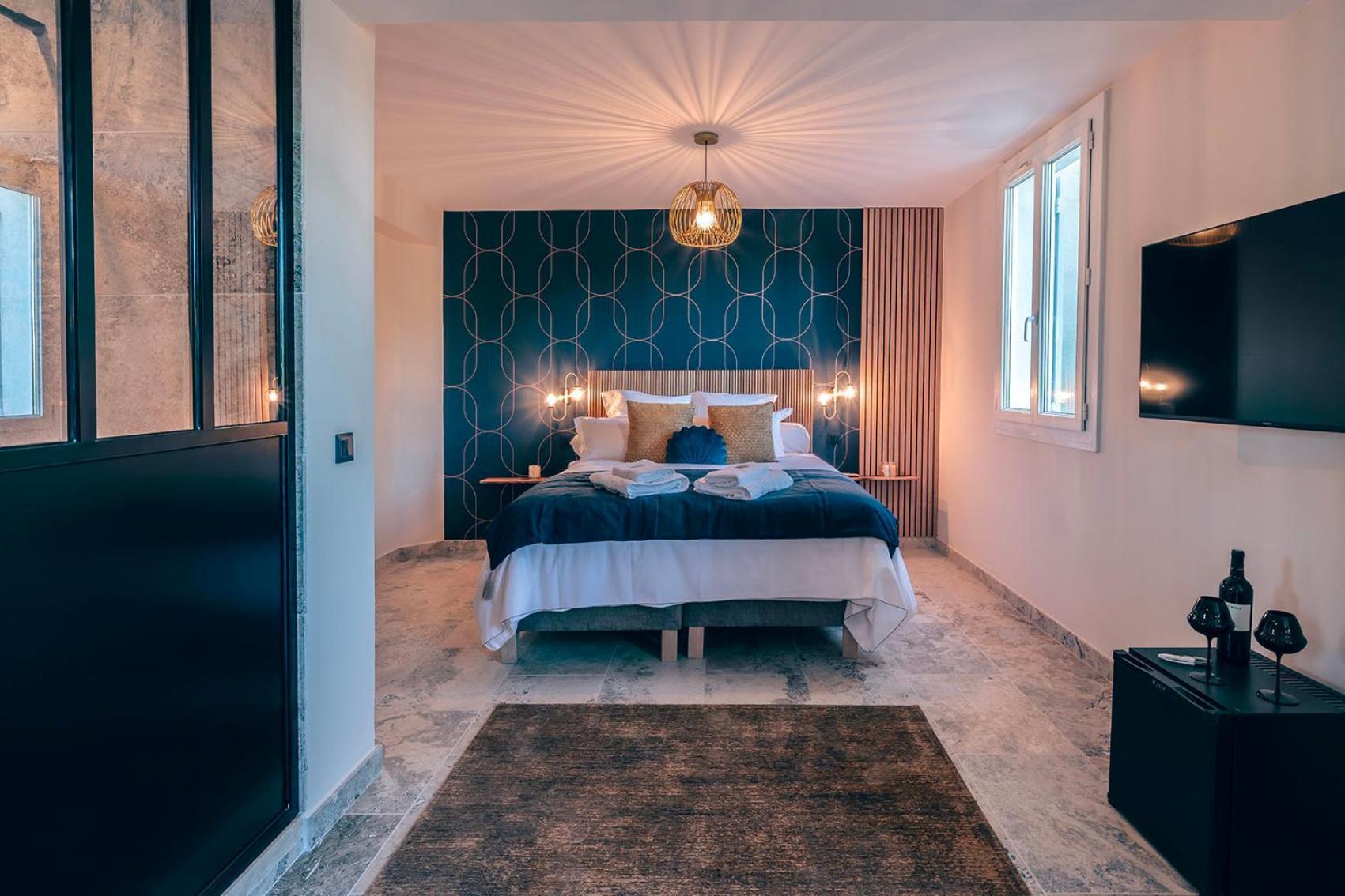 Les Suites De L'Etang Cucuron Esterno foto