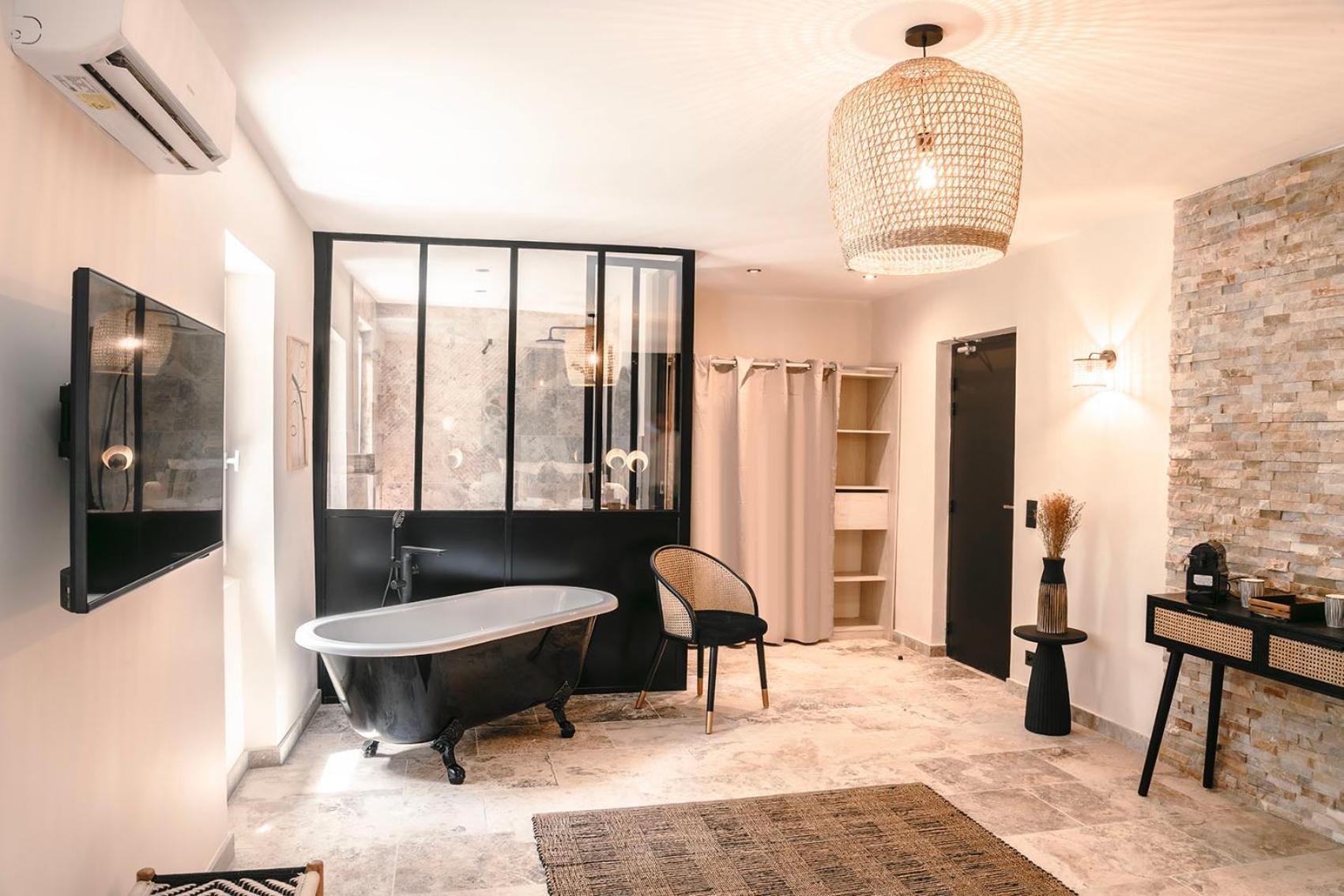 Les Suites De L'Etang Cucuron Esterno foto